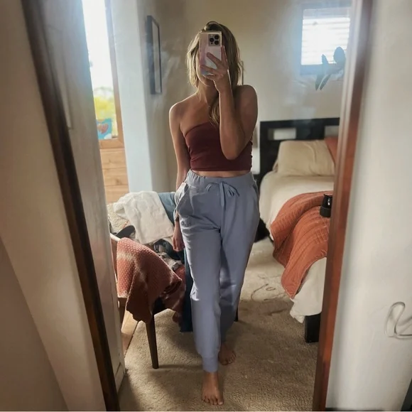 🔻 SOLD 🔻FILA Joggers - Picture 3 of 8